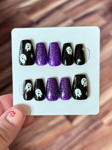 Ghostly Press On Nail Set Size L/0