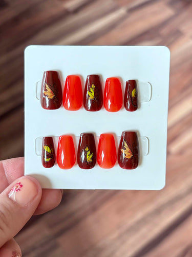 Changing Leaves Press On Nail Set Size XS/3