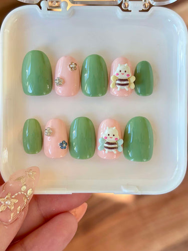 Spring Bee Press On Nail Set Size S/2